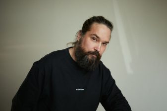 Kirjailija Jukka Viikilä